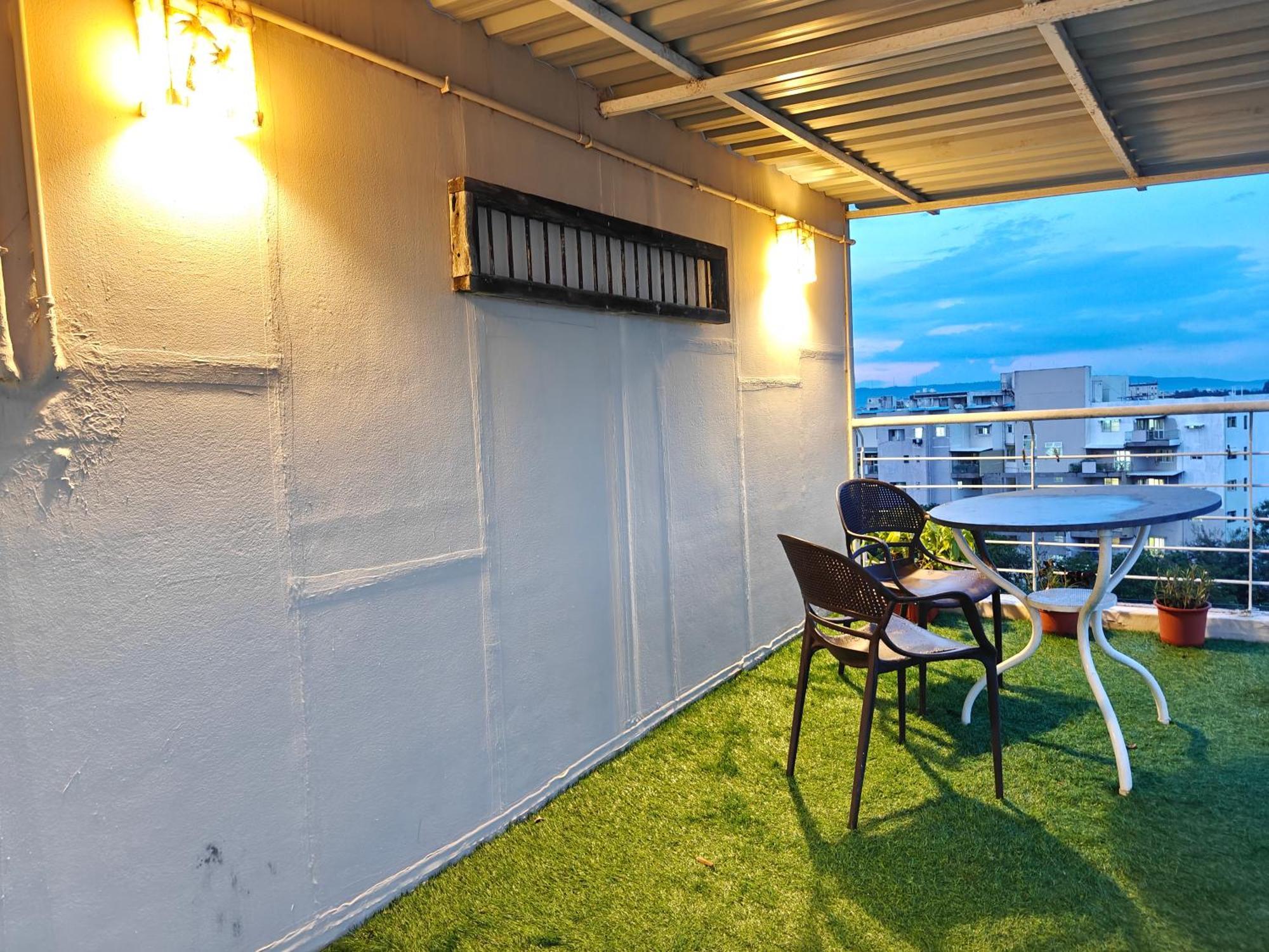 Chandralok Service Apartments コールハープル エクステリア 写真