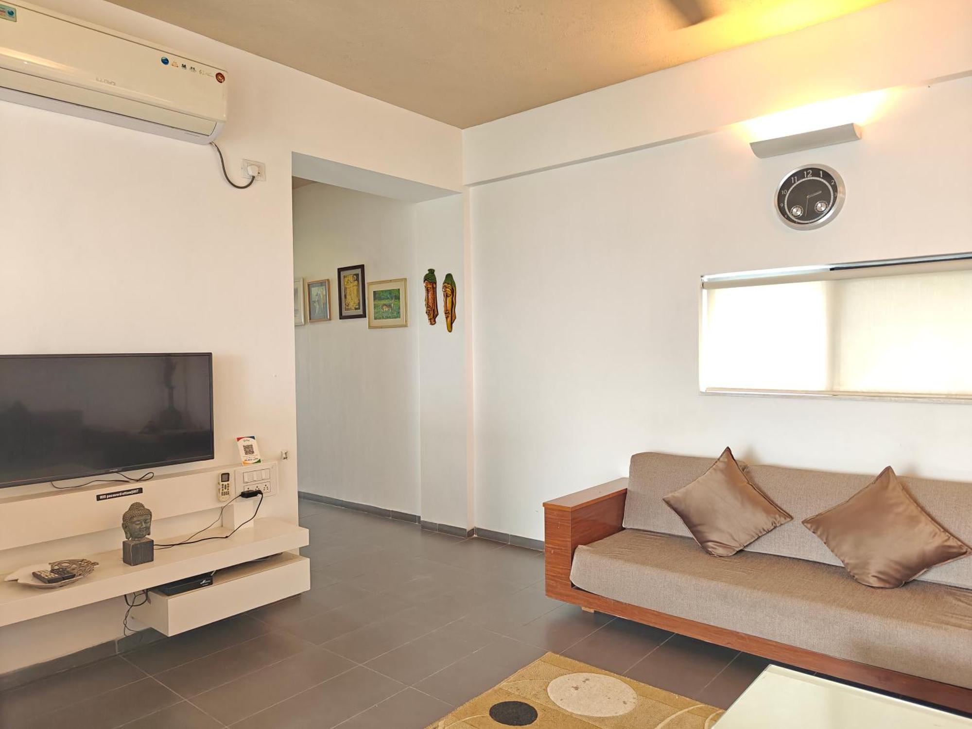 Chandralok Service Apartments コールハープル エクステリア 写真