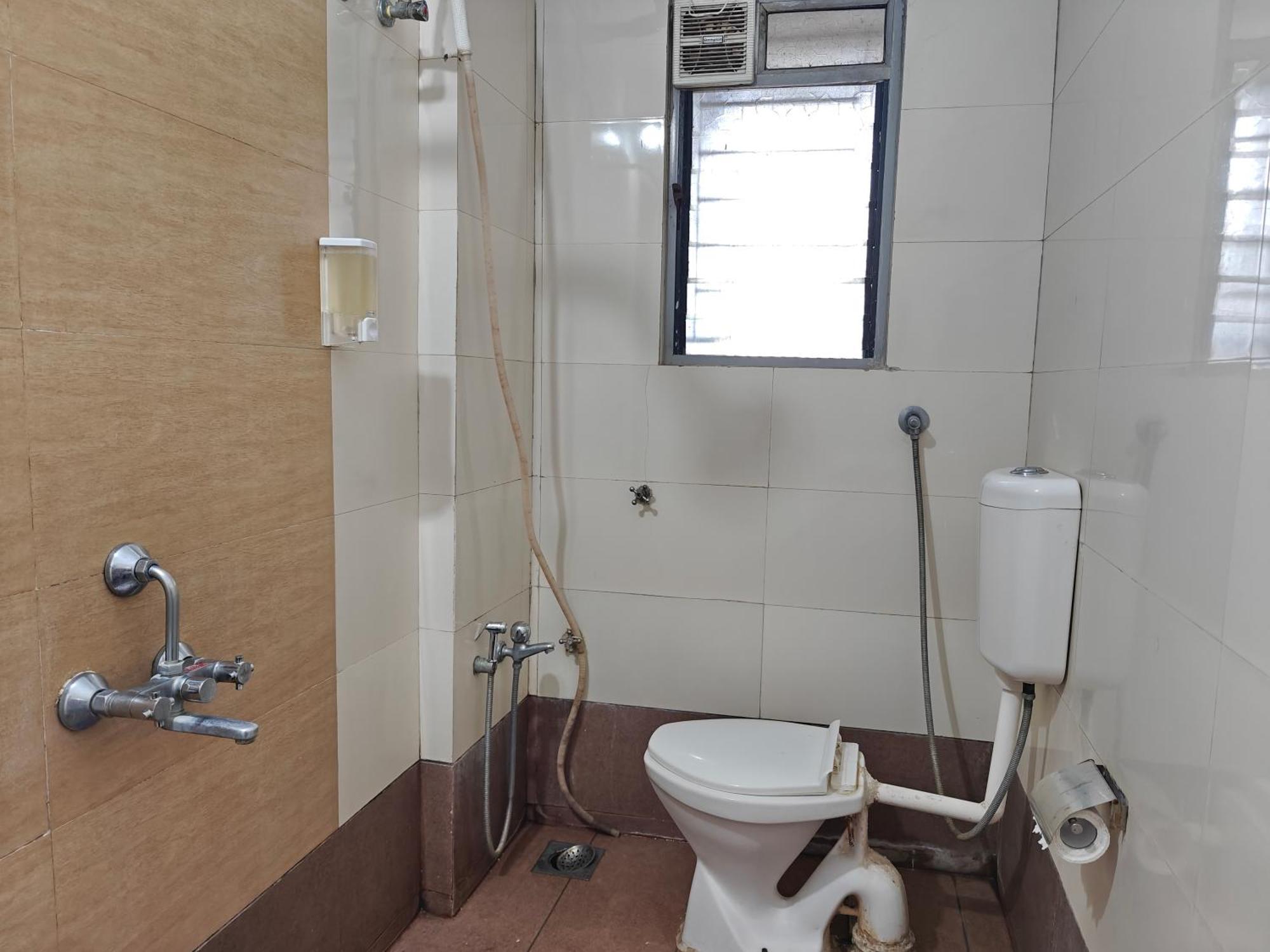 Chandralok Service Apartments コールハープル エクステリア 写真