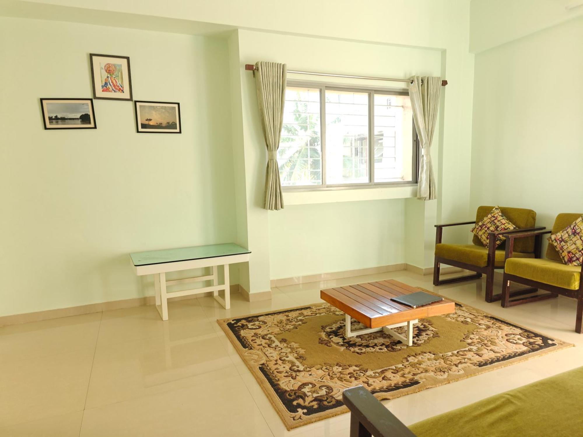 Chandralok Service Apartments コールハープル エクステリア 写真