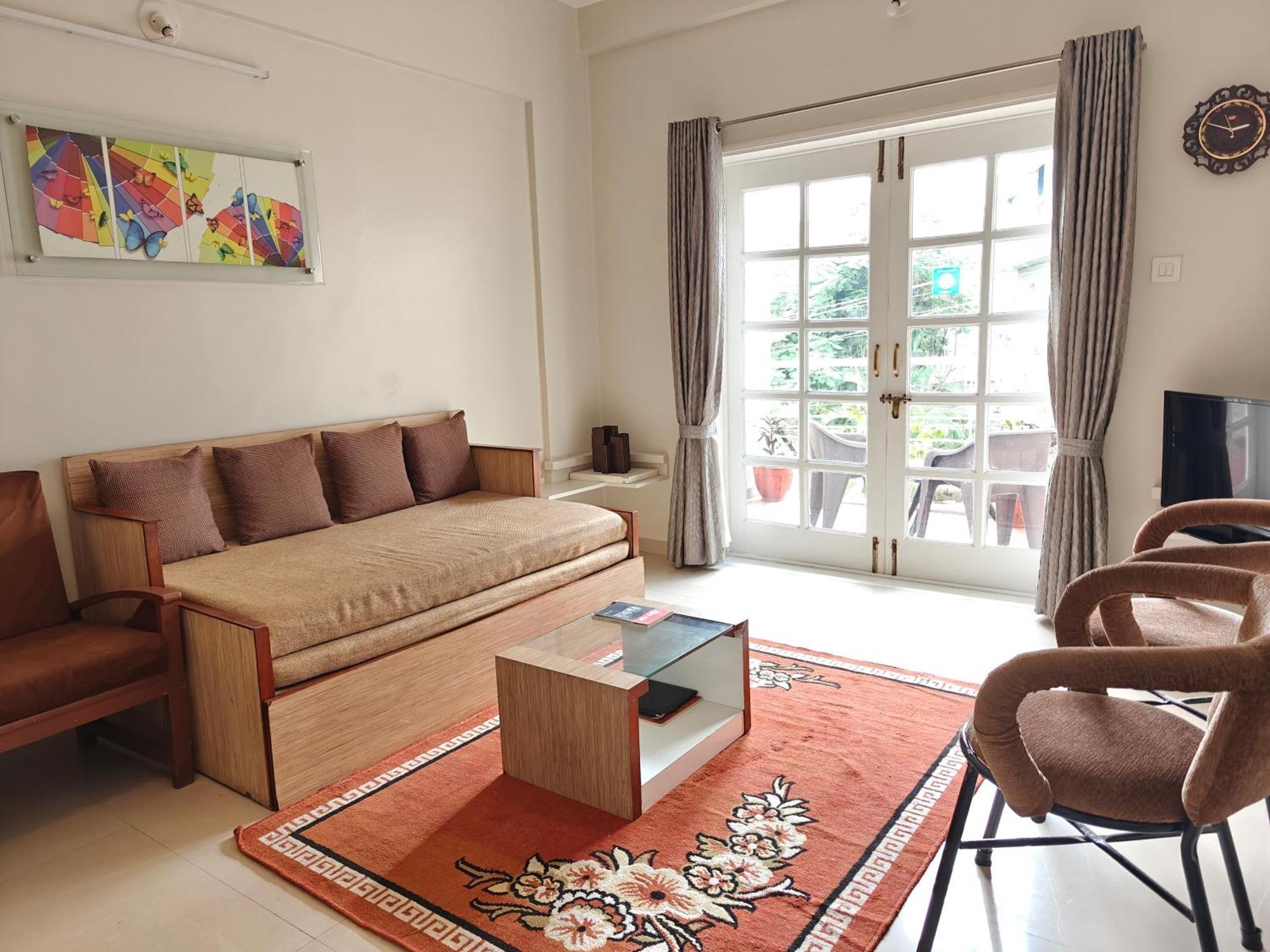 Chandralok Service Apartments コールハープル エクステリア 写真