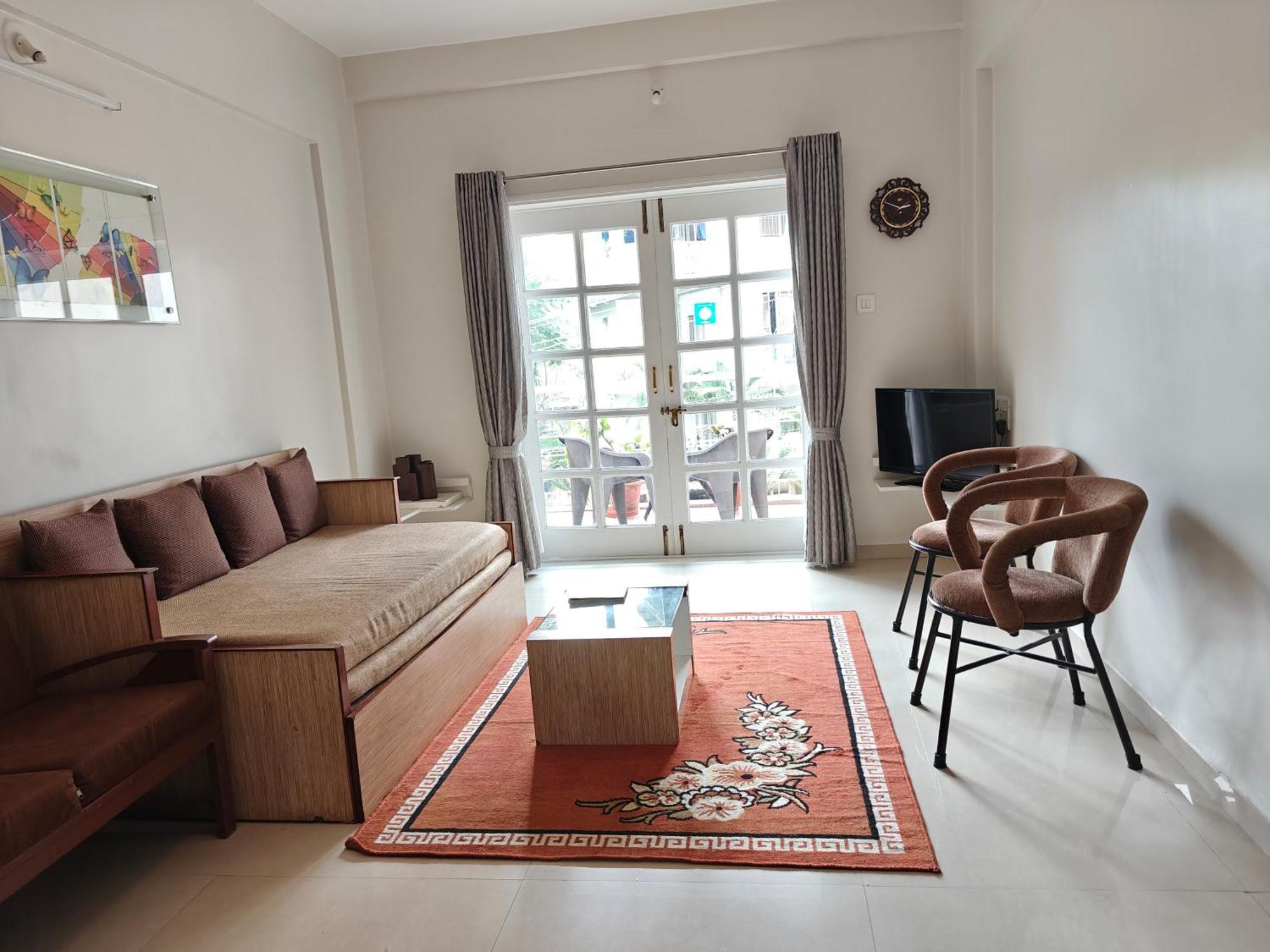 Chandralok Service Apartments コールハープル エクステリア 写真