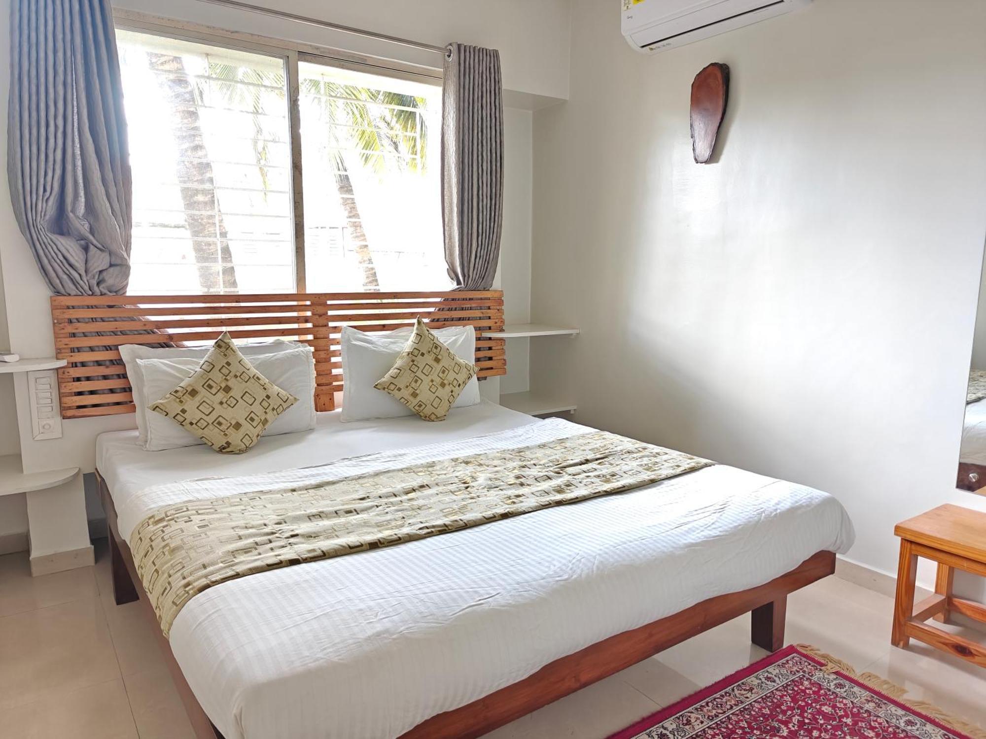 Chandralok Service Apartments コールハープル エクステリア 写真